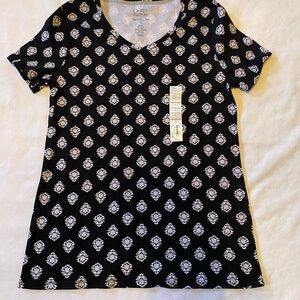 Croft & Barrow Womens T Shirt Size Small Short Sleeve Shirt Floral V Neck Black